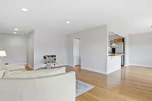 9332 Landings Ln, Des Plaines, IL 60016 - Photo 5