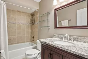 9332 Landings Ln, Des Plaines, IL 60016 - Photo 15