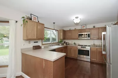 845 Hanson Court, Batavia, IL 60510 - Photo 7