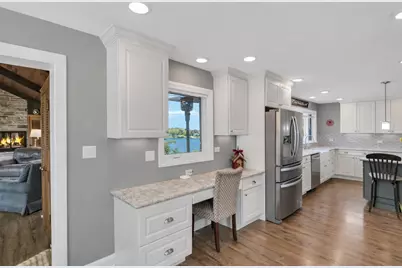 512 Bay Road, McHenry, IL 60051 - Photo 9