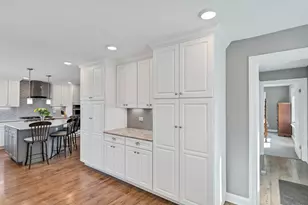 512 Bay Rd, McHenry, IL 60051 - Photo 11