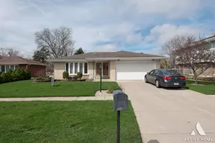 10614 S 84th Ave, Palos Hills, IL 60465 - Photo 3