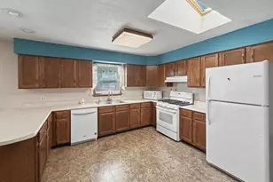 707 E Ash St, Watseka, IL 60970 - Photo 5