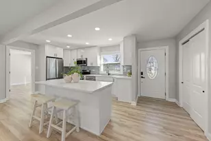 405 Turf Ln, Wheaton, IL 60187 - Photo 3