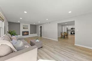 405 Turf Ln, Wheaton, IL 60187 - Photo 11