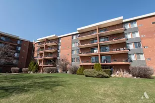 18 E Old Willow Rd, Prospect Heights, IL 60070 - Photo 1