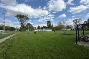 523 W 9th St, Gibson City, IL 60936 - Photo 21