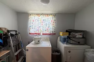 523 W 9th St, Gibson City, IL 60936 - Photo 17