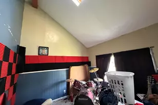 523 W 9th St, Gibson City, IL 60936 - Photo 15