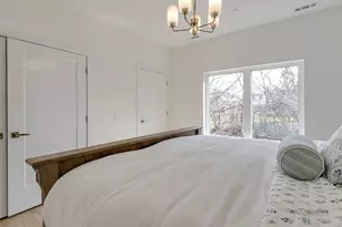 19 Marina Dr, Des Plaines, IL 60016 - Photo 19