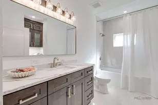 19 Marina Dr, Des Plaines, IL 60016 - Photo 23