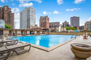 655 W Irving Park Rd, Chicago, IL 60613 - Photo 13