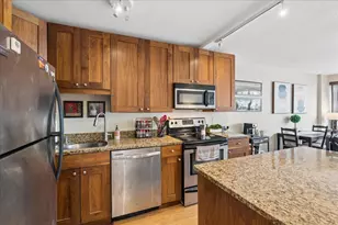 2930 N Sheridan Rd, Chicago, IL 60657 - Photo 5