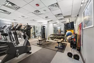 2930 N Sheridan Rd, Chicago, IL 60657 - Photo 15