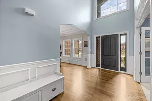 647 Bennett Dr, North Aurora, IL 60542 - Photo 5