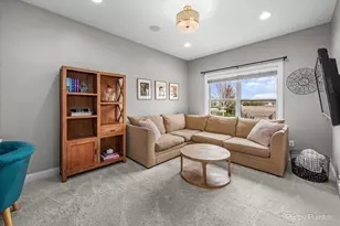 647 Bennett Dr, North Aurora, IL 60542 - Photo 19