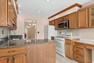 [Address not provided], Naperville, IL 60563 - Photo 7