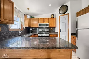 27057 S Woodlawn Ave, Crete, IL 60417 - Photo 11