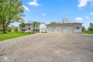 27057 S Woodlawn Ave, Crete, IL 60417 - Photo 3