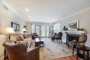 933 Wheaton Oaks Dr, Wheaton, IL 60187 - Photo 9