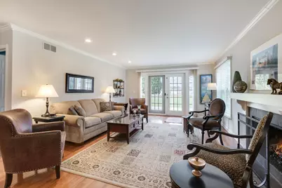 933 Wheaton Oaks Drive, Wheaton, IL 60187 - Photo 23