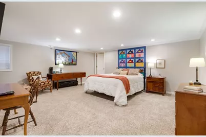 933 Wheaton Oaks Drive, Wheaton, IL 60187 - Photo 19