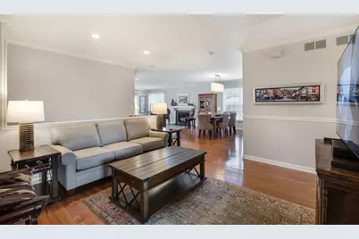 933 Wheaton Oaks Drive, Wheaton, IL 60187 - Photo 13