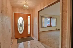 7N240 West End Rd, Roselle, IL 60172 - Photo 3