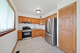 74 Joseph Ln, Glendale Heights, IL 60139 - Photo 9