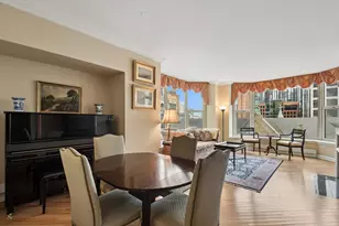 25 E Superior St, Chicago, IL 60611 - Photo 3