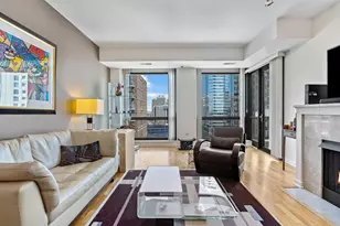 1212 N Wells St, Chicago, IL 60610 - Photo 13