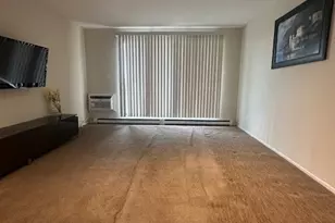 9098 W Terrace Dr, Niles, IL 60714 - Photo 7