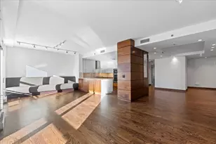 250 E Pearson St, Chicago, IL 60611 - Photo 5