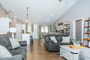 1001 Bach Dr, Bloomington, IL 61704 - Photo 7