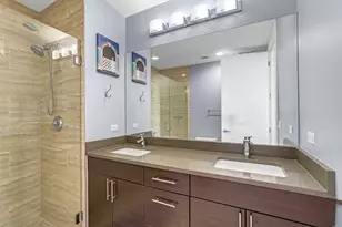 770 W Gladys Ave, Chicago, IL 60661 - Photo 9