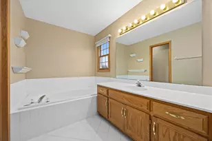 1334 Walsh Dr, Yorkville, IL 60560 - Photo 25