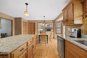 1334 Walsh Dr, Yorkville, IL 60560 - Photo 15