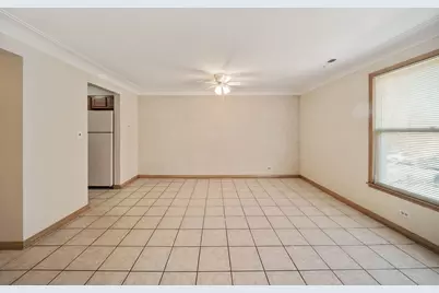 5841 W Lawrence Avenue #2NE, Chicago, IL 60630 - Photo 9