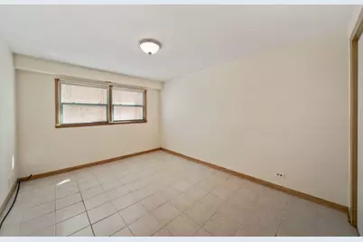 5841 W Lawrence Avenue #2NE, Chicago, IL 60630 - Photo 11