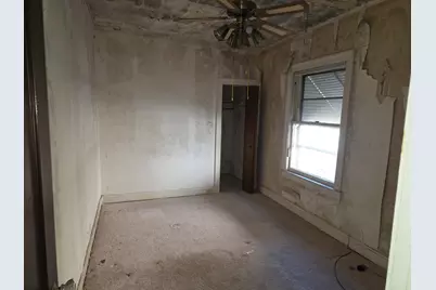 7923 S Calumet Avenue, Chicago, IL 60619 - Photo 5