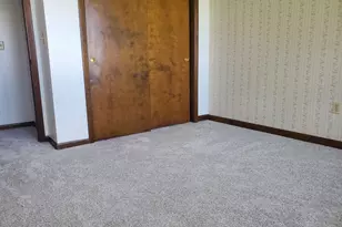 318 E Park Ct, Gilman, IL 60938 - Photo 13