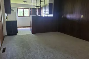 318 E Park Ct, Gilman, IL 60938 - Photo 7