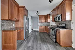 381 S Berkley Ave, Elmhurst, IL 60126 - Photo 7