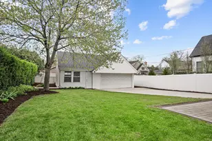 381 S Berkley Ave, Elmhurst, IL 60126 - Photo 21