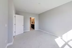 377 Masters Dr, Addison, IL 60101 - Photo 15