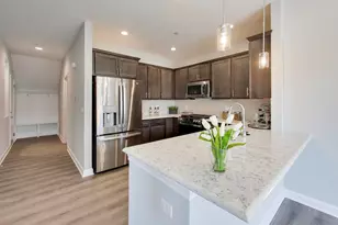 377 Masters Dr, Addison, IL 60101 - Photo 7