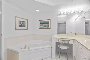 9200 E Prairie Rd, Evanston, IL 60203 - Photo 15