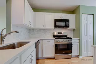 1835 Somerset Ct, Gurnee, IL 60031 - Photo 5