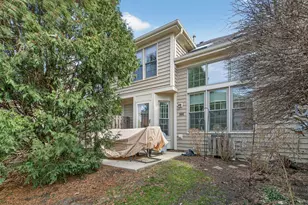 811 King Henry Ln, Saint Charles, IL 60174 - Photo 31