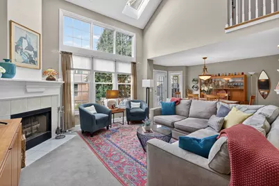 811 King Henry Lane, Saint Charles, IL 60174 - Photo 3